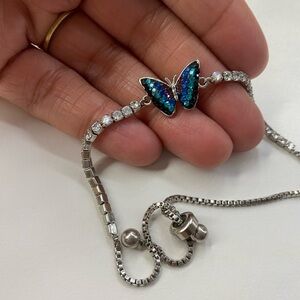 Cubic Zircona Elegant Silver and blue Butterfly Adjustable Bracelet